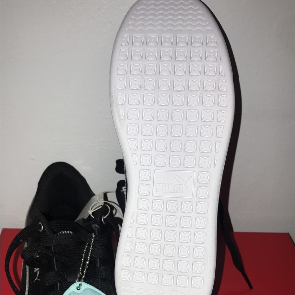 Puma shoes - Picture 3 of 8